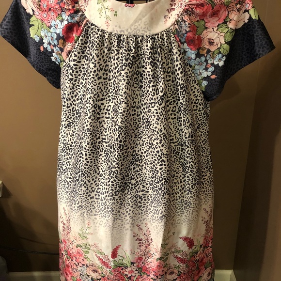 Gown - Picture 3 of 3